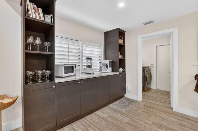 10221 Harbourtown Court, Boca Raton, FL 33498