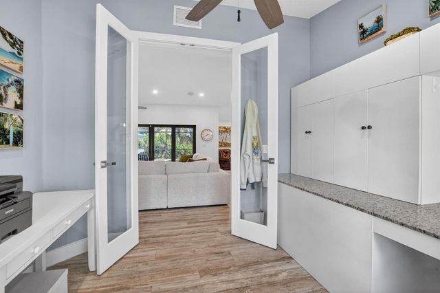 10221 Harbourtown Court, Boca Raton, FL 33498