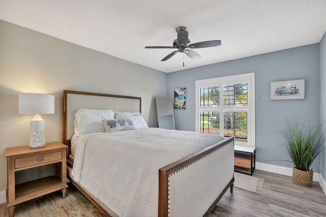 10221 Harbourtown Court, Boca Raton, FL 33498