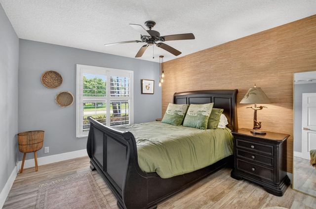 10221 Harbourtown Court, Boca Raton, FL 33498