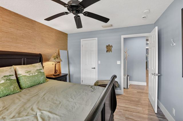 10221 Harbourtown Court, Boca Raton, FL 33498
