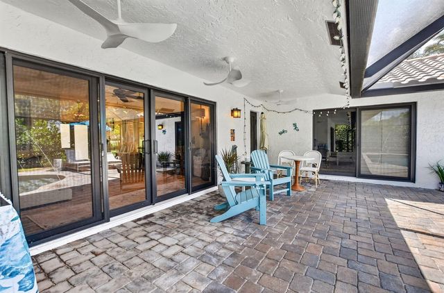 10221 Harbourtown Court, Boca Raton, FL 33498