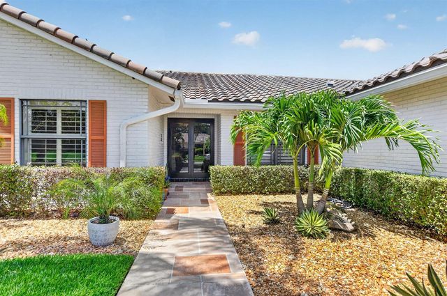 10221 Harbourtown Court, Boca Raton, FL 33498