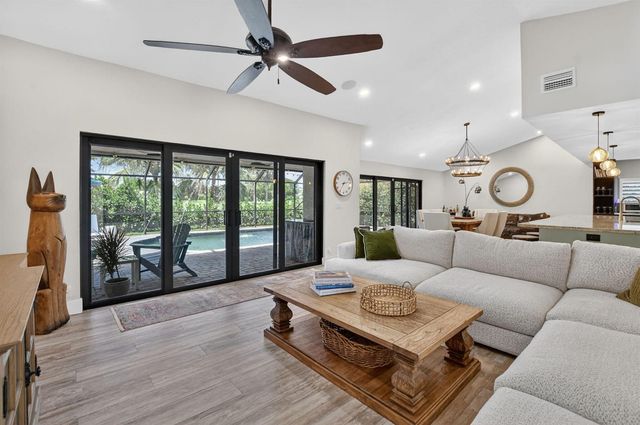 10221 Harbourtown Court, Boca Raton, FL 33498