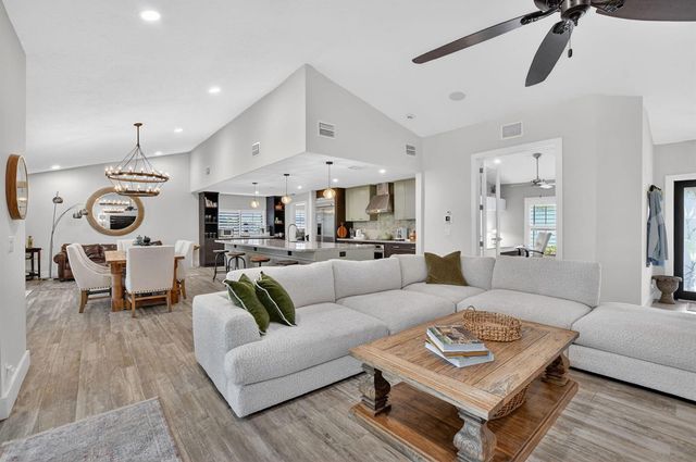 10221 Harbourtown Court, Boca Raton, FL 33498