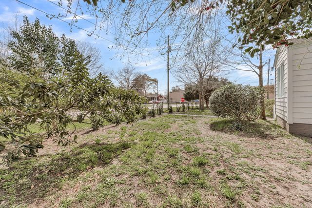 2698 Olympia Avenue, North Charleston, SC 29405