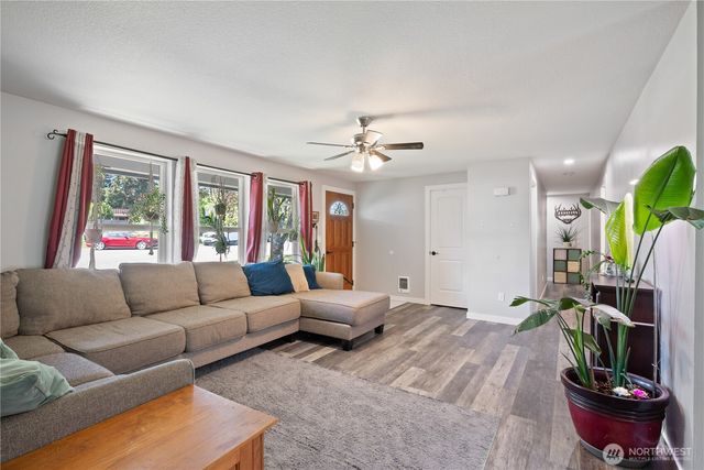 320 Cedar Court, Winlock, WA 98596