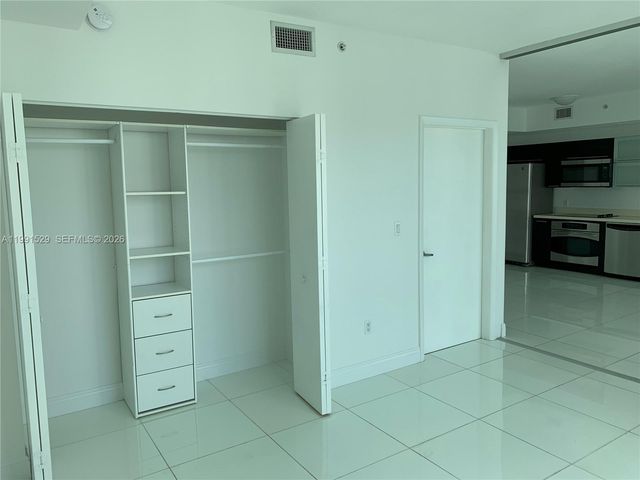 90 SW 3rd St 3610, Miami, FL 33130