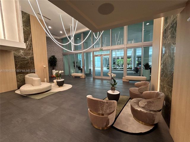 90 SW 3rd St 3610, Miami, FL 33130