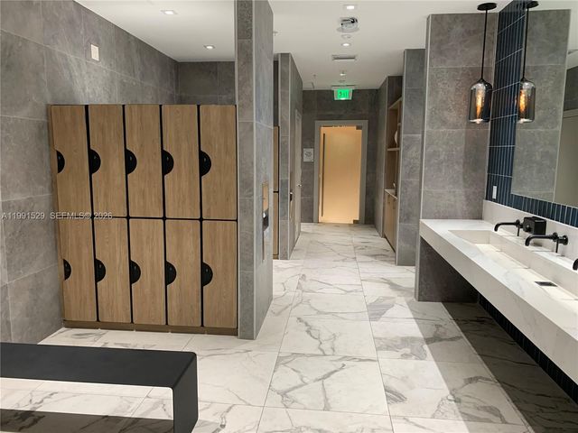 90 SW 3rd St 3610, Miami, FL 33130