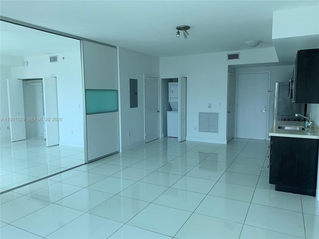 90 SW 3rd St 3610, Miami, FL 33130
