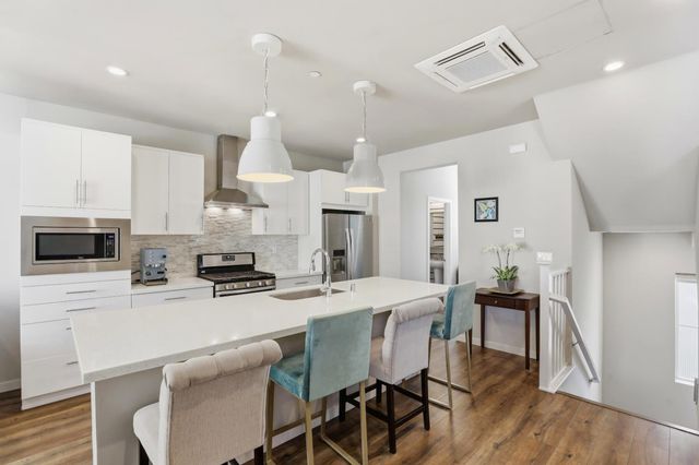 2604 Cleat Ln, Sacramento, CA 95818