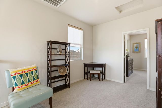 2604 Cleat Ln, Sacramento, CA 95818