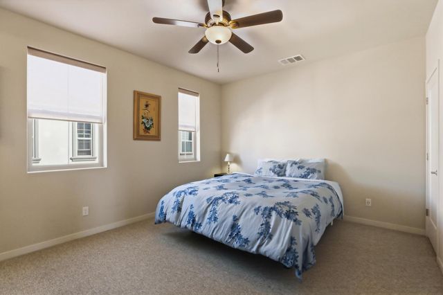 2604 Cleat Ln, Sacramento, CA 95818