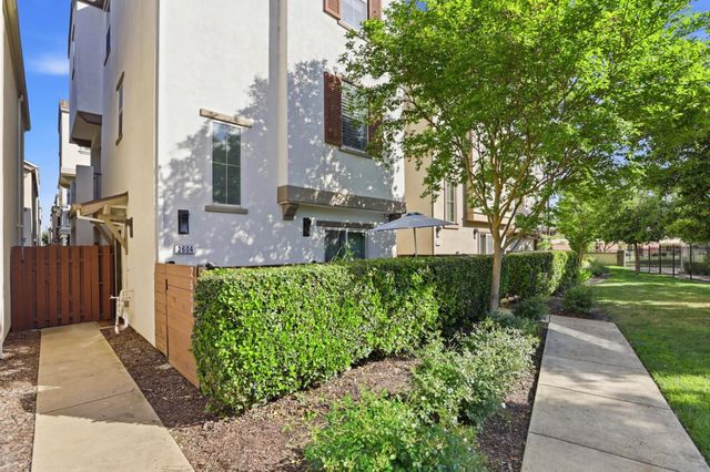 2604 Cleat Ln, Sacramento, CA 95818