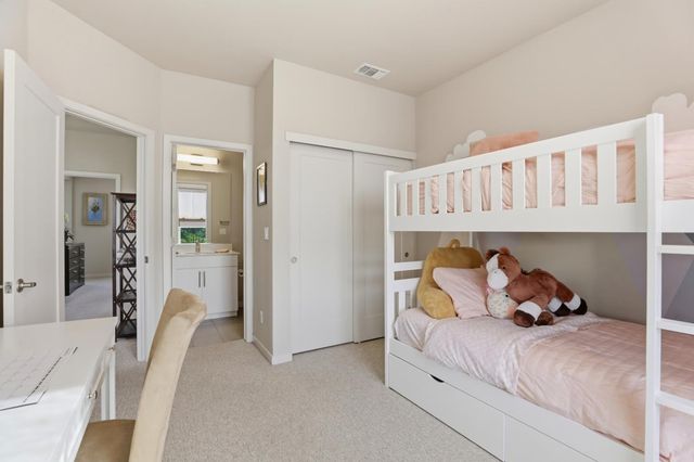 2604 Cleat Ln, Sacramento, CA 95818