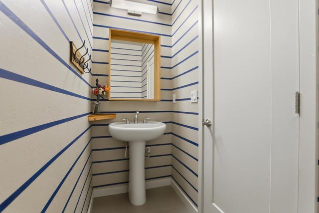 2604 Cleat Ln, Sacramento, CA 95818