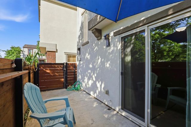 2604 Cleat Ln, Sacramento, CA 95818