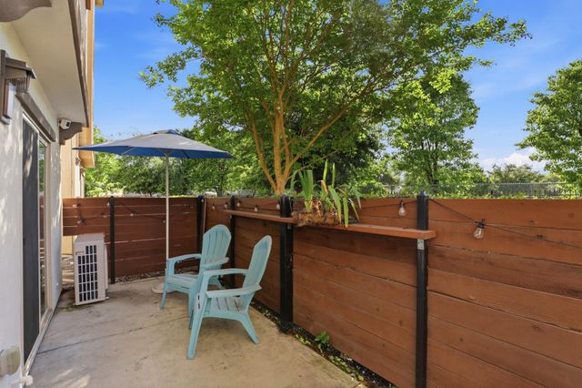 2604 Cleat Ln, Sacramento, CA 95818