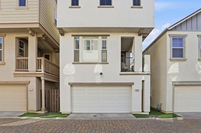 2604 Cleat Ln, Sacramento, CA 95818