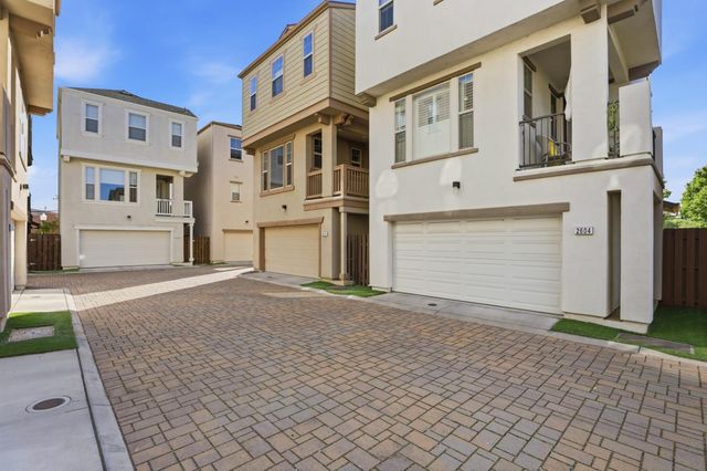 2604 Cleat Ln, Sacramento, CA 95818