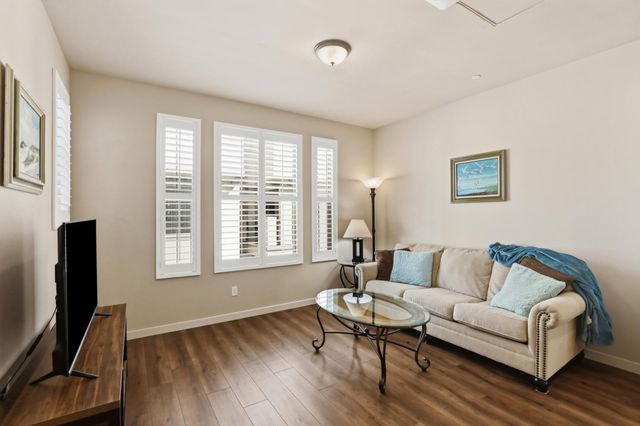 2604 Cleat Ln, Sacramento, CA 95818