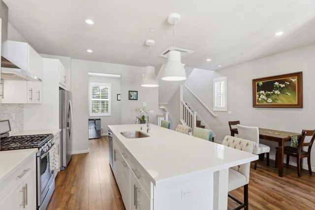 2604 Cleat Ln, Sacramento, CA 95818