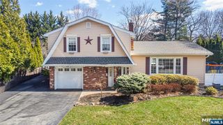 8 Thomas Terrace, Wayne, NJ 07470