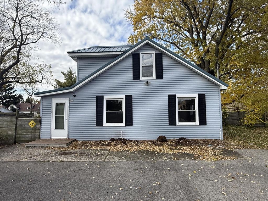 321 Park STREET, Walworth, WI 53184