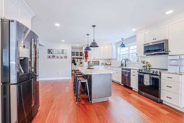 8 poor farm Road, Brookline, NH 03033