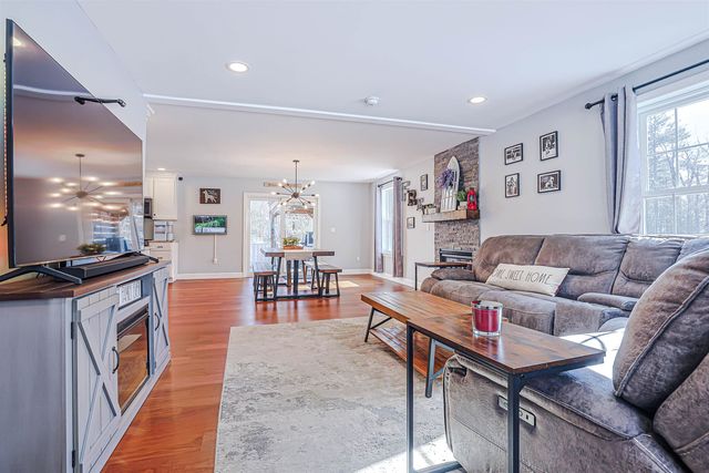 8 poor farm Road, Brookline, NH 03033