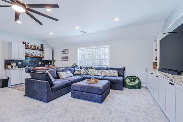 8 poor farm Road, Brookline, NH 03033