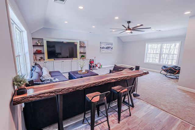 8 poor farm Road, Brookline, NH 03033