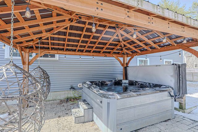 8 poor farm Road, Brookline, NH 03033