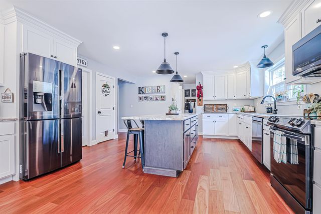 8 poor farm Road, Brookline, NH 03033