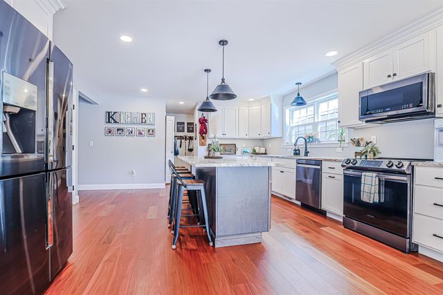 8 poor farm Road, Brookline, NH 03033