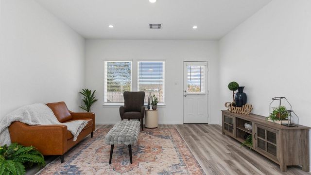 3929 Bronco Station, League City, TX 77573