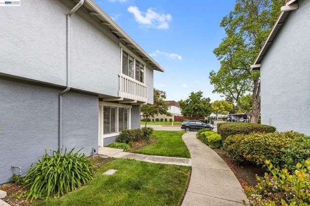 3002 Tonopah Cir, Pleasanton, CA 94588