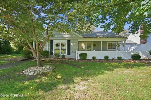 737A Chatham Lane, Manchester, NJ 08759