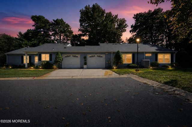 737A Chatham Lane, Manchester, NJ 08759