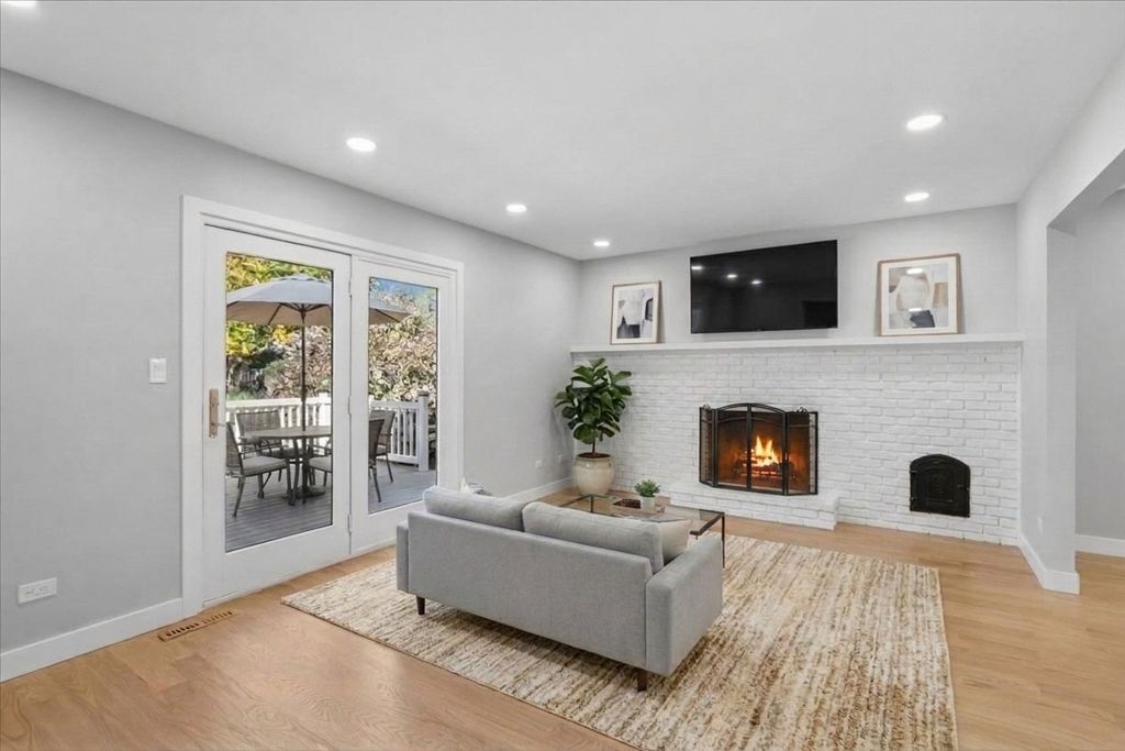 713 Dawes Street, Libertyville, IL 60048 — photo 5
