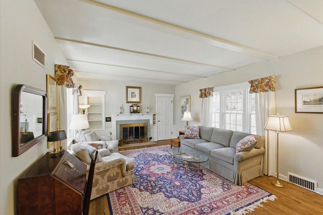 1045 Grandview DRIVE, Elm Grove, WI 53122