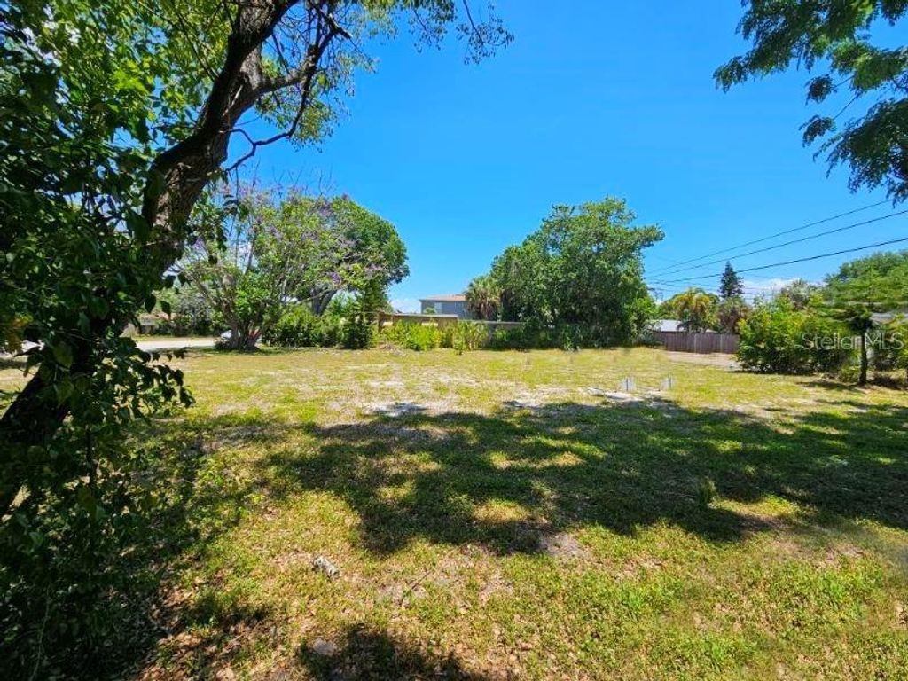 34th AVENUE N Inner Lot, St Petersburg, FL 33713