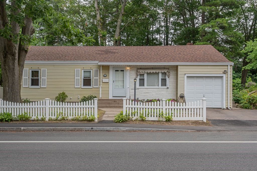 1028 Middle St, Weymouth, MA 02188