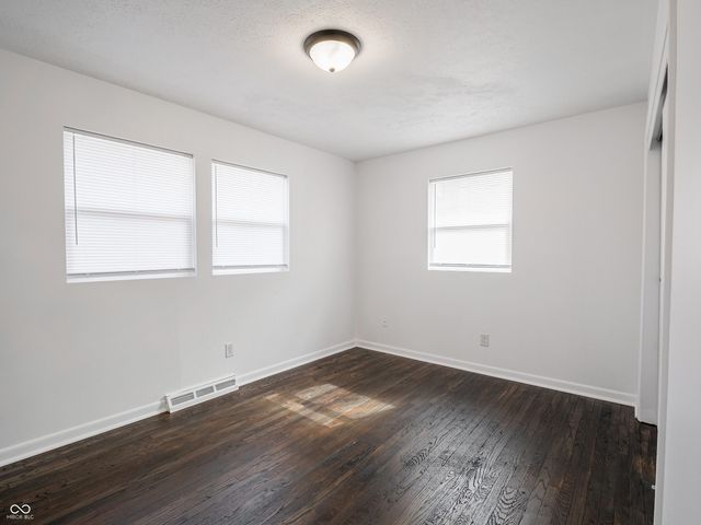 226 N Sigsbee Street, Indianapolis, IN 46214