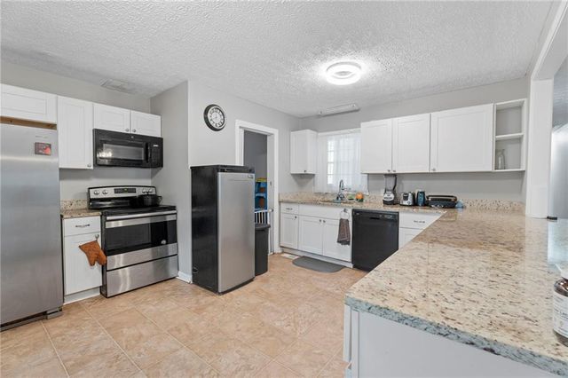 1384 Country Lane NE Way, Conyers, GA 30012