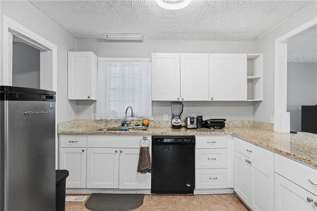 1384 Country Lane NE Way, Conyers, GA 30012