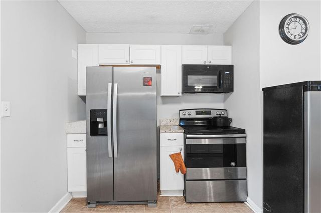 1384 Country Lane NE Way, Conyers, GA 30012