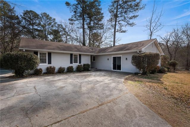 1384 Country Lane NE Way, Conyers, GA 30012