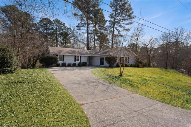 1384 Country Lane NE Way, Conyers, GA 30012